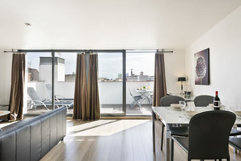 Ramblas Building - Feel At